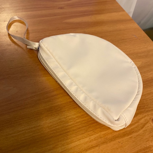 Frends Layla Headphones & Travel Case - Picture 7 of 8